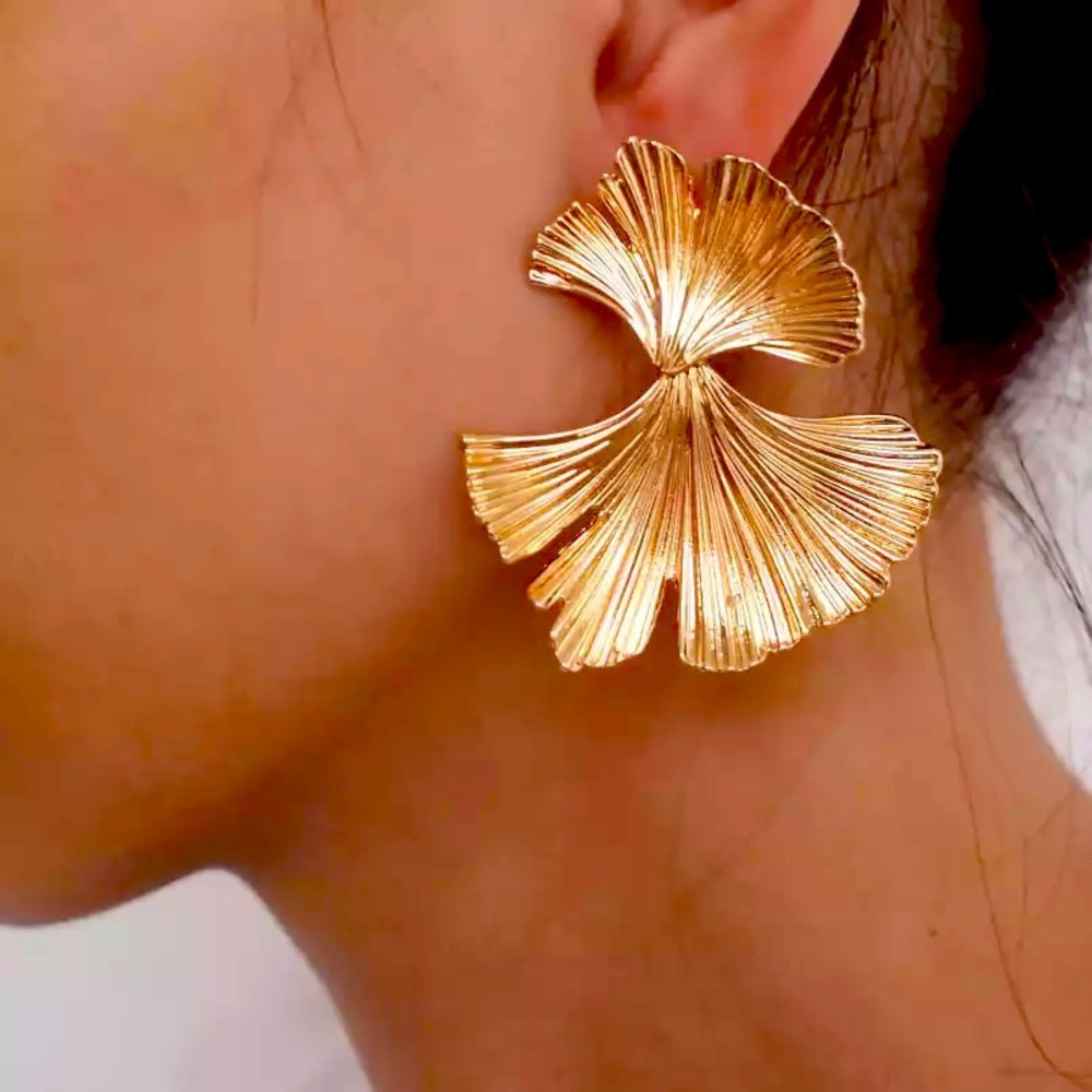 🍒3/$30 New Zara Double Ginkgo Leaf Earrings